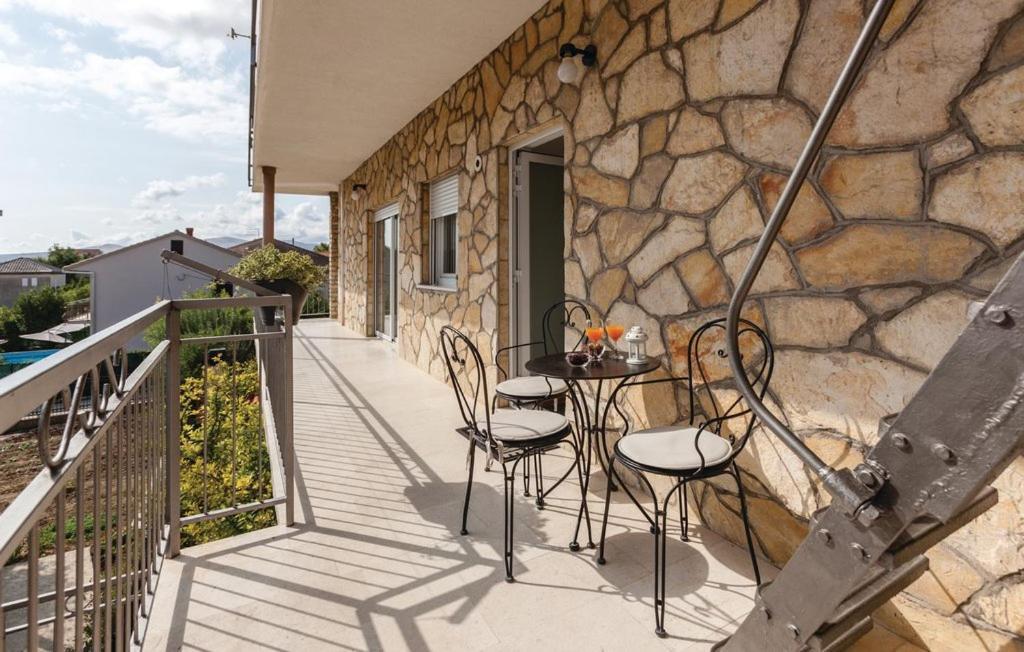 Apartments Robert Каштела Екстер'єр фото
