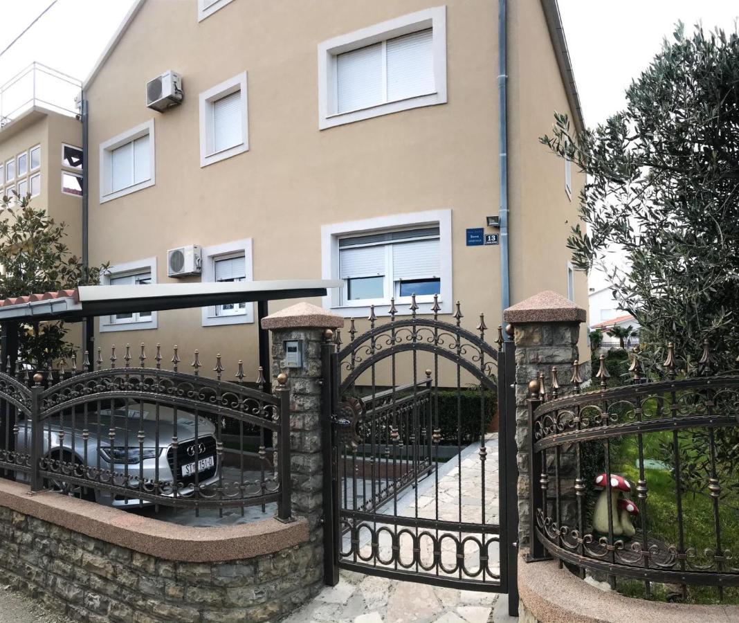 Apartments Robert Каштела Екстер'єр фото
