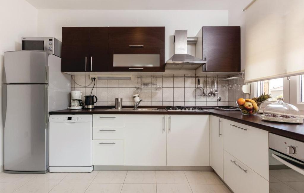 Apartments Robert Каштела Екстер'єр фото